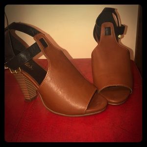 Candie’s Peep-Toe heel